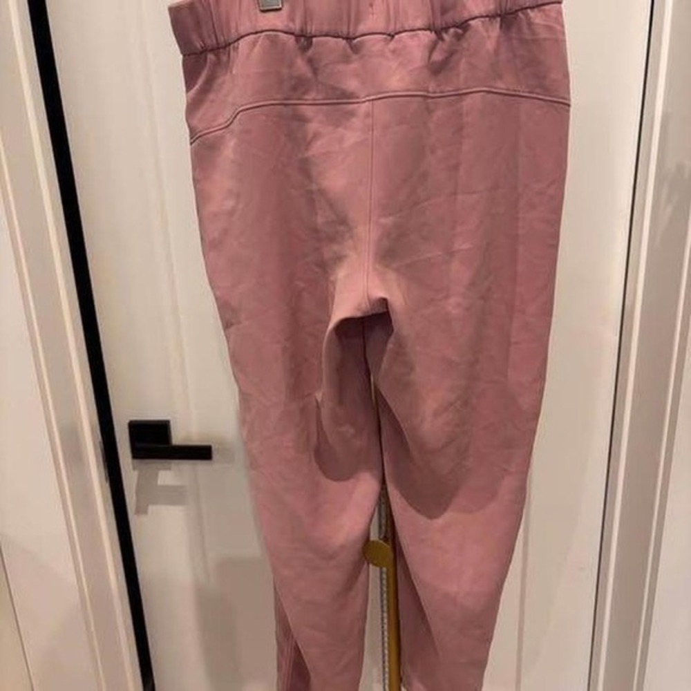 Lululemon On the Fly Jogger Dusty Rose Pink Luxtreme Drawstring Pants